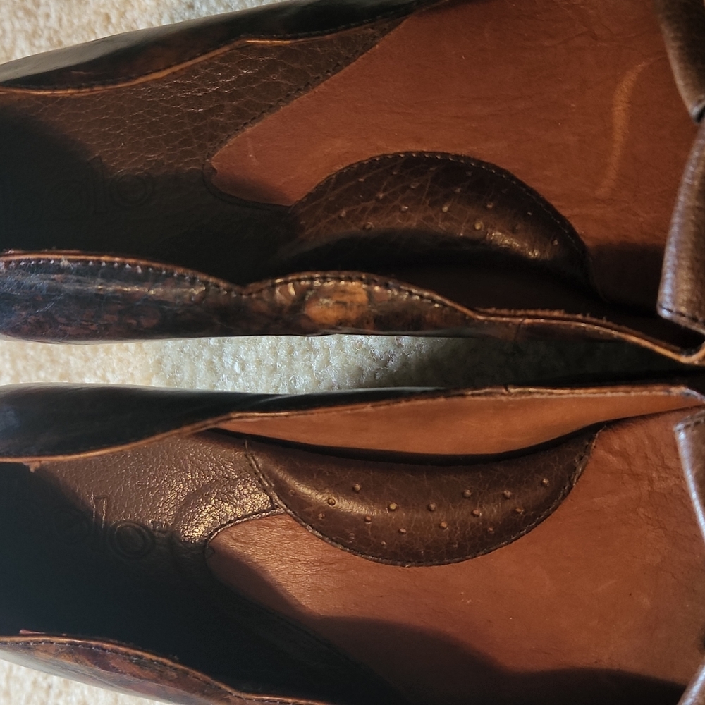 Antiqued Brown Tassel Heels - Picture 8 of 8